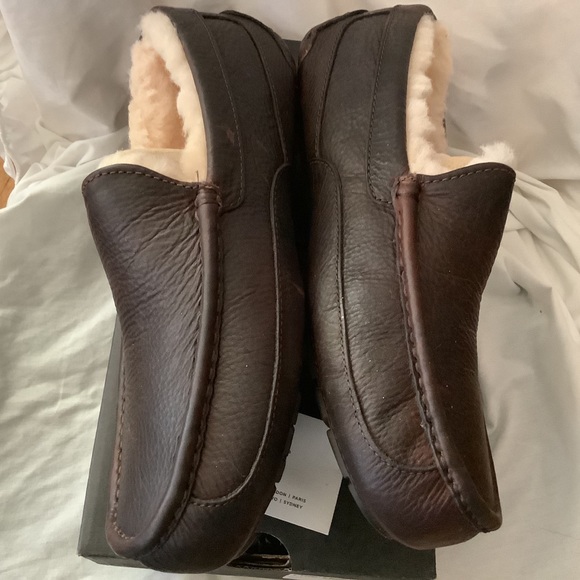 Sold UGG Australia Ascot Brown Leather Slippers 9 - Picture 6 of 11